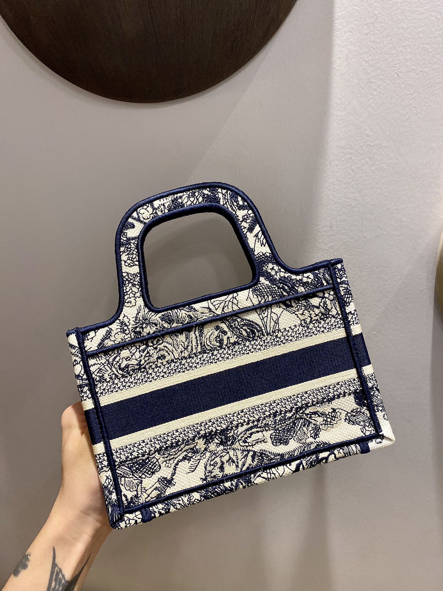 D10r BOOK TOTE