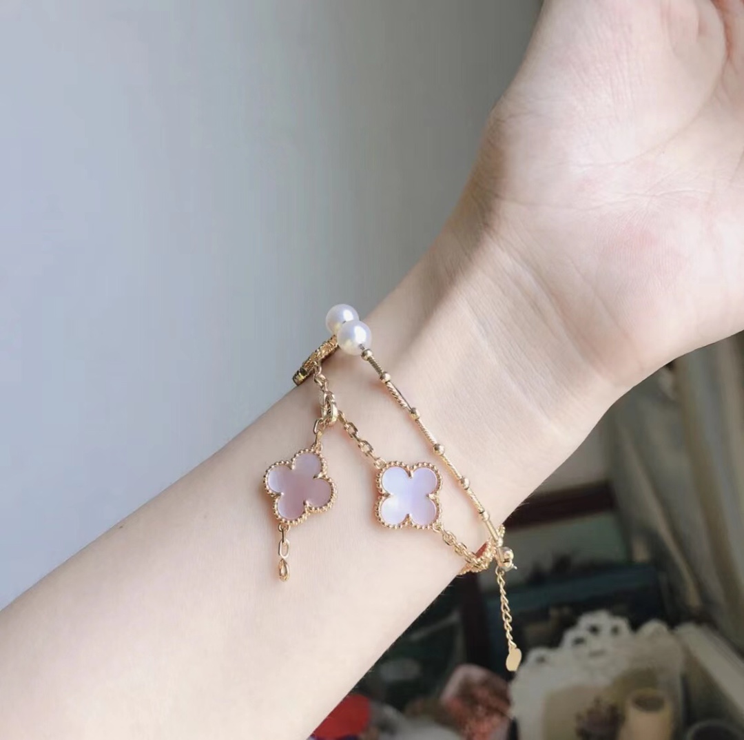 V*n Cl**f Vintage Alhambra Bracelet