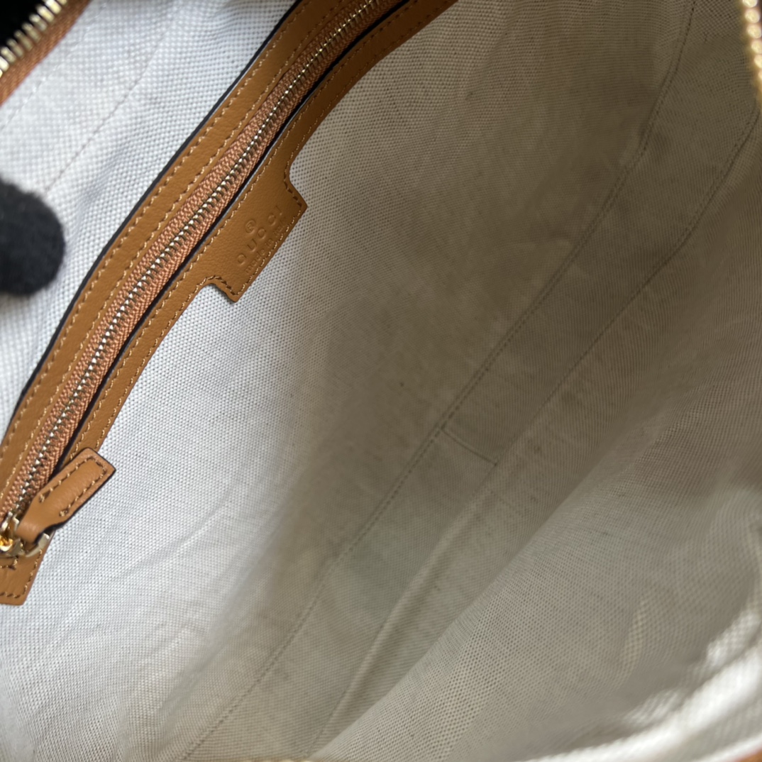 Gvc*1 Attache large shoulder bag