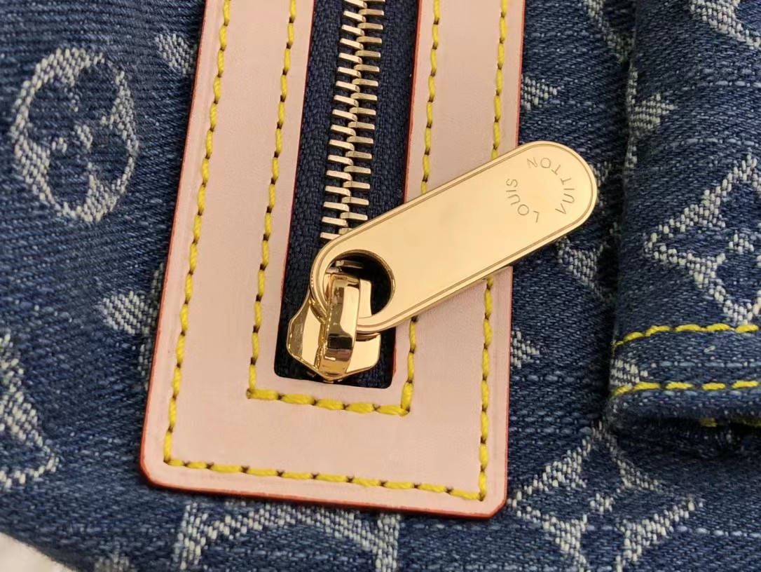 l0vis vvtt0n monogram De*1m baggy pm blue