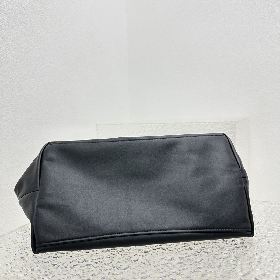 Pra*a Tote Bag