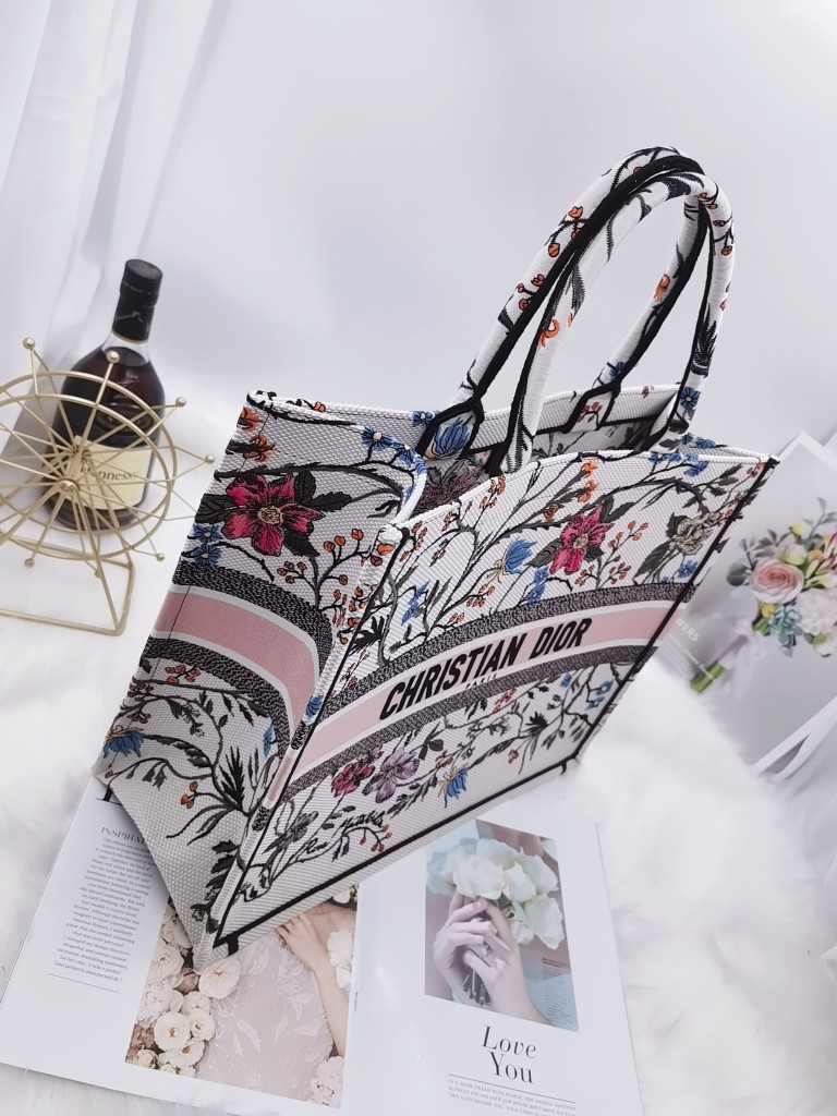 D10r Book Tote