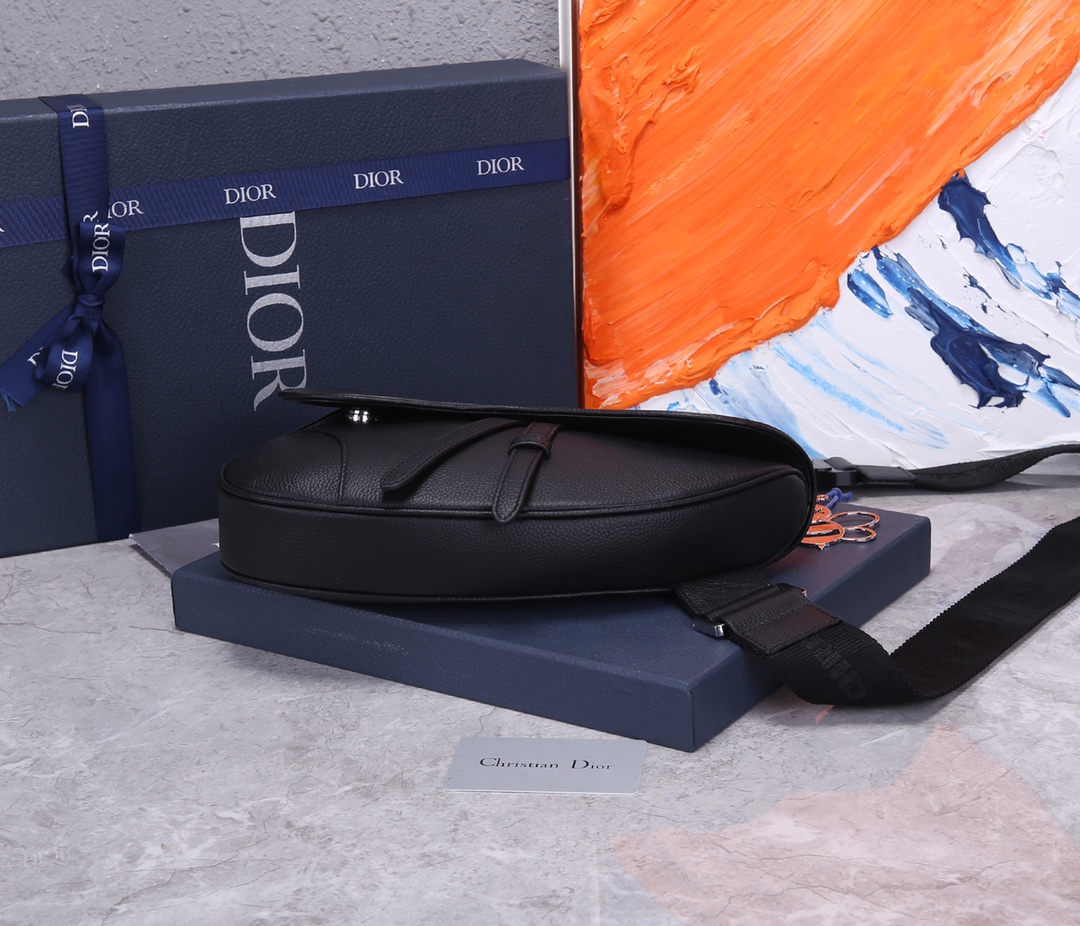 D10r Men’s Saddle Bag