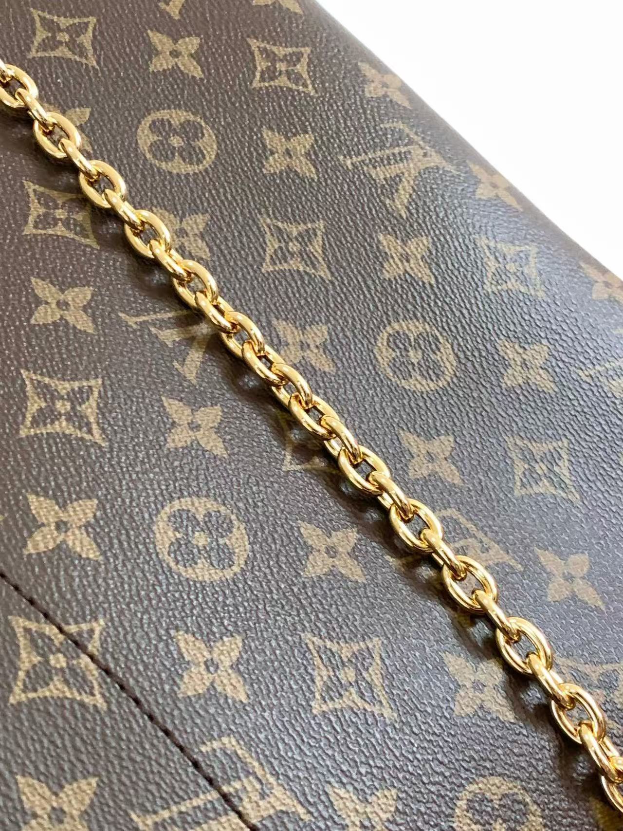 L0vis Vvtt0n Lucky Trunk Monogram