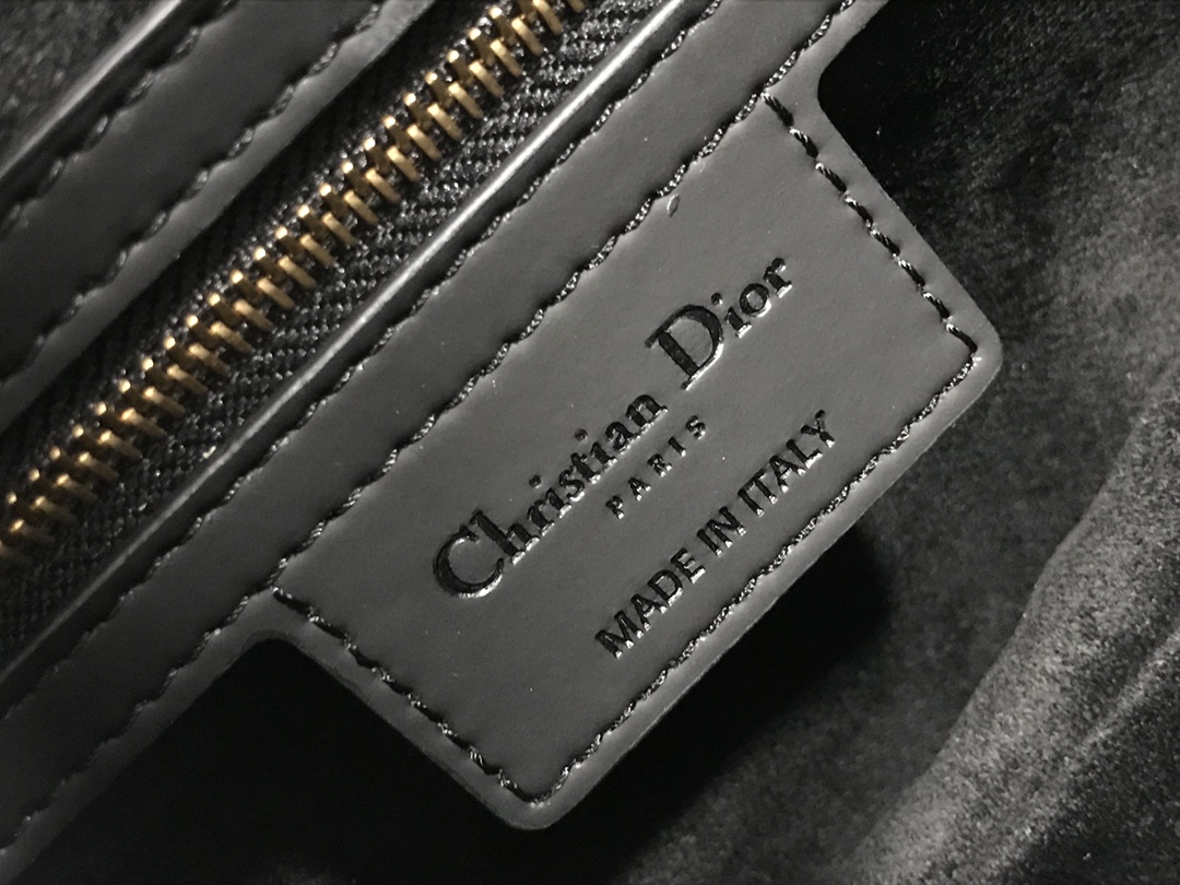 D10r Saddle Bag