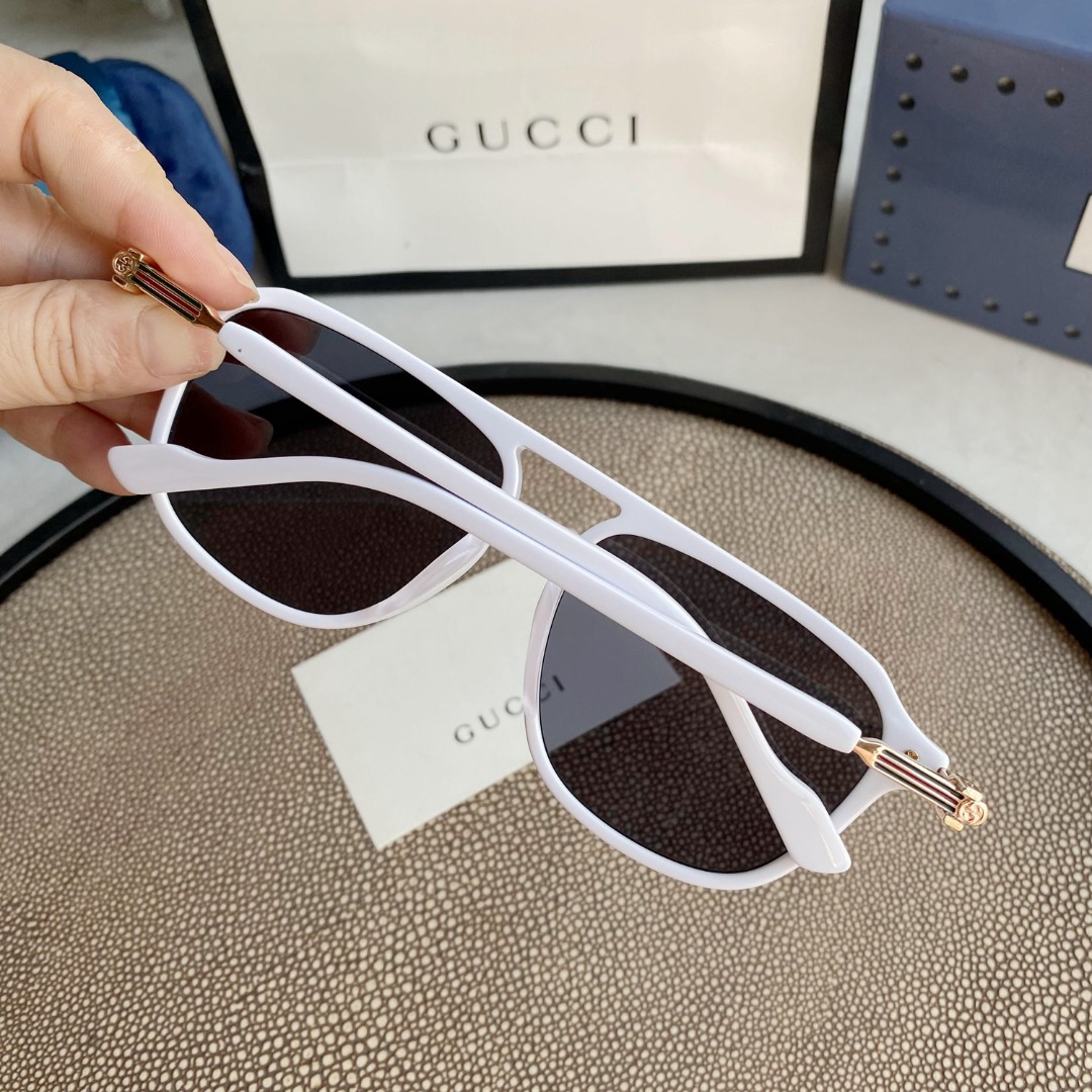 AVIATOR SUNGLASSES