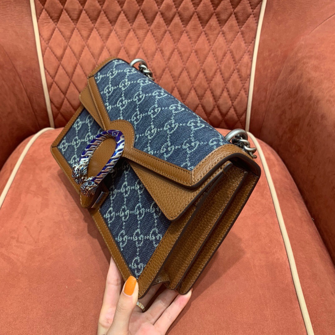 gv*c1 De*1m shoulder bag