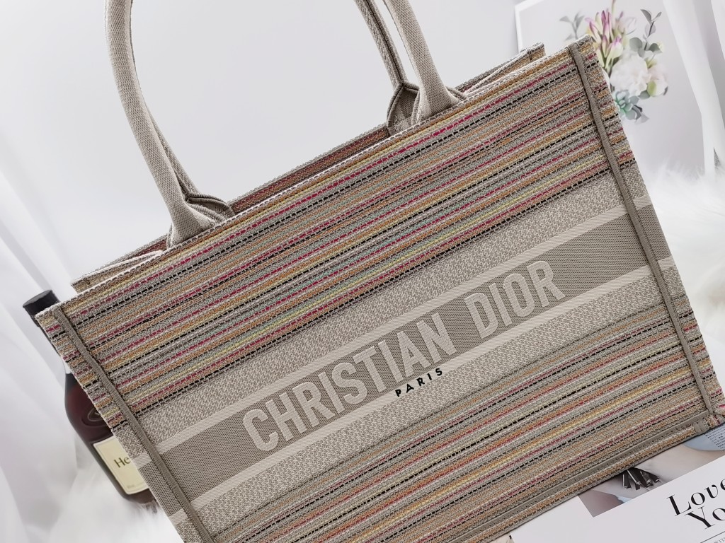 D10r Book Tote