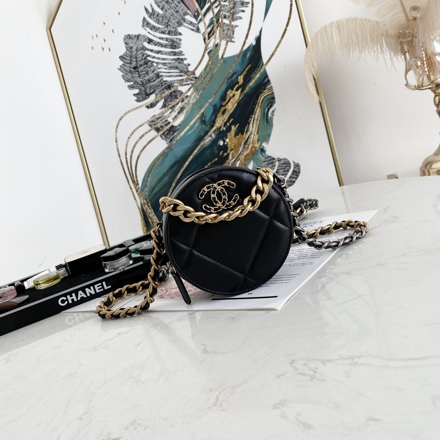 Ch**el 19 CLUTCH WITH CHAIN