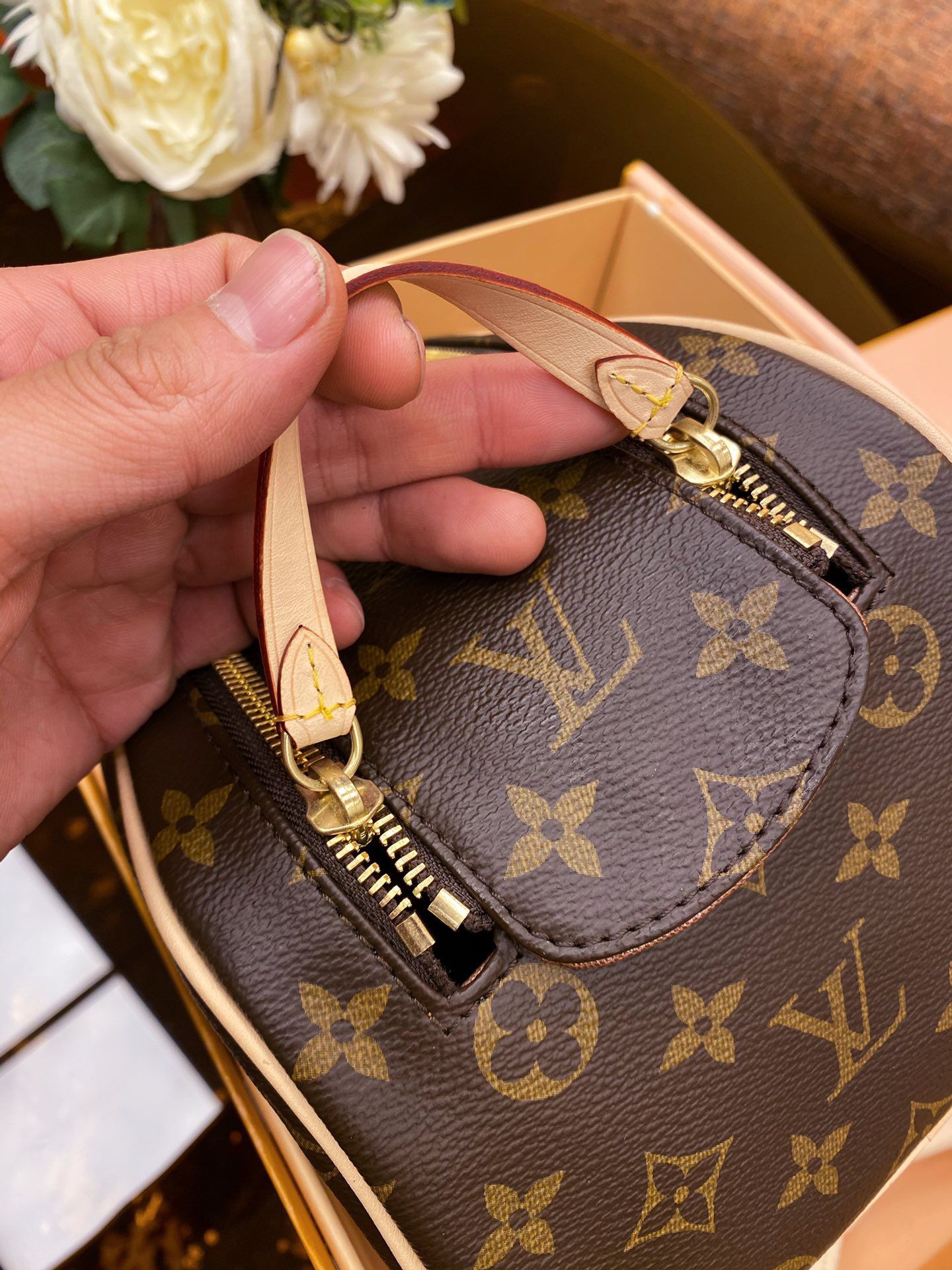 L0vis Vvtt0n King Size Toiletry Bag