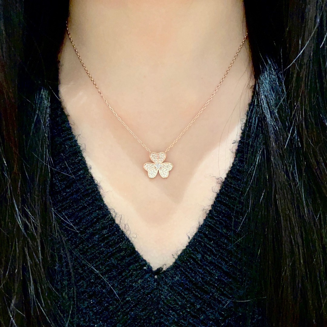 V*n Cl**f Vintage Alhambra Necklace