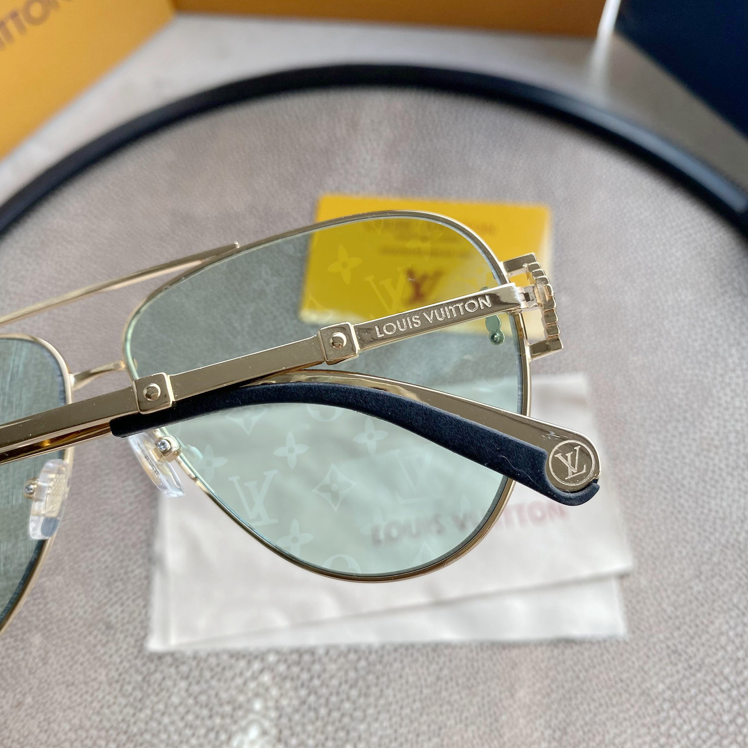 SATURNINO EYEWEAR