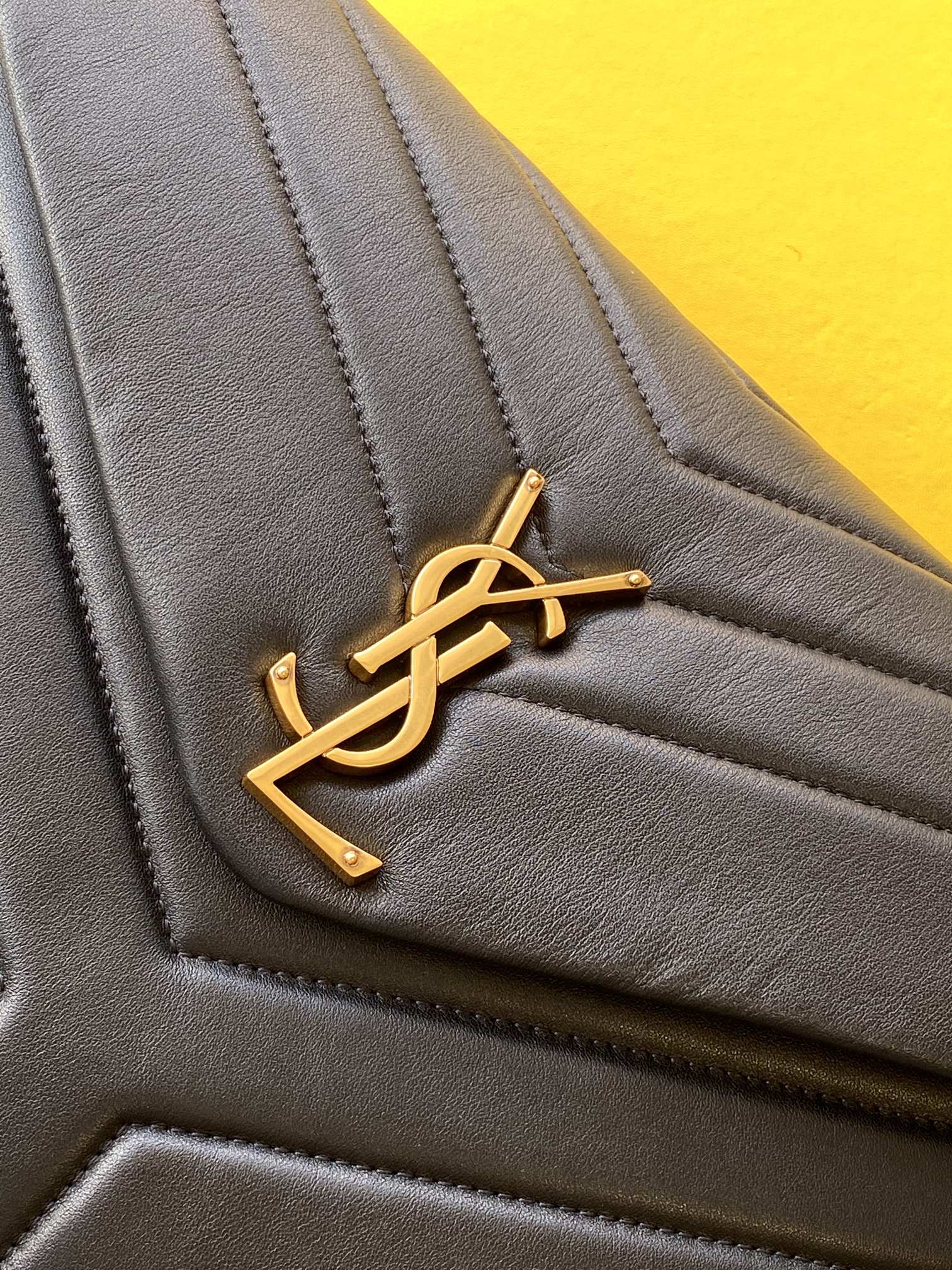 Sa1nt Lau*nt MONOGRAM