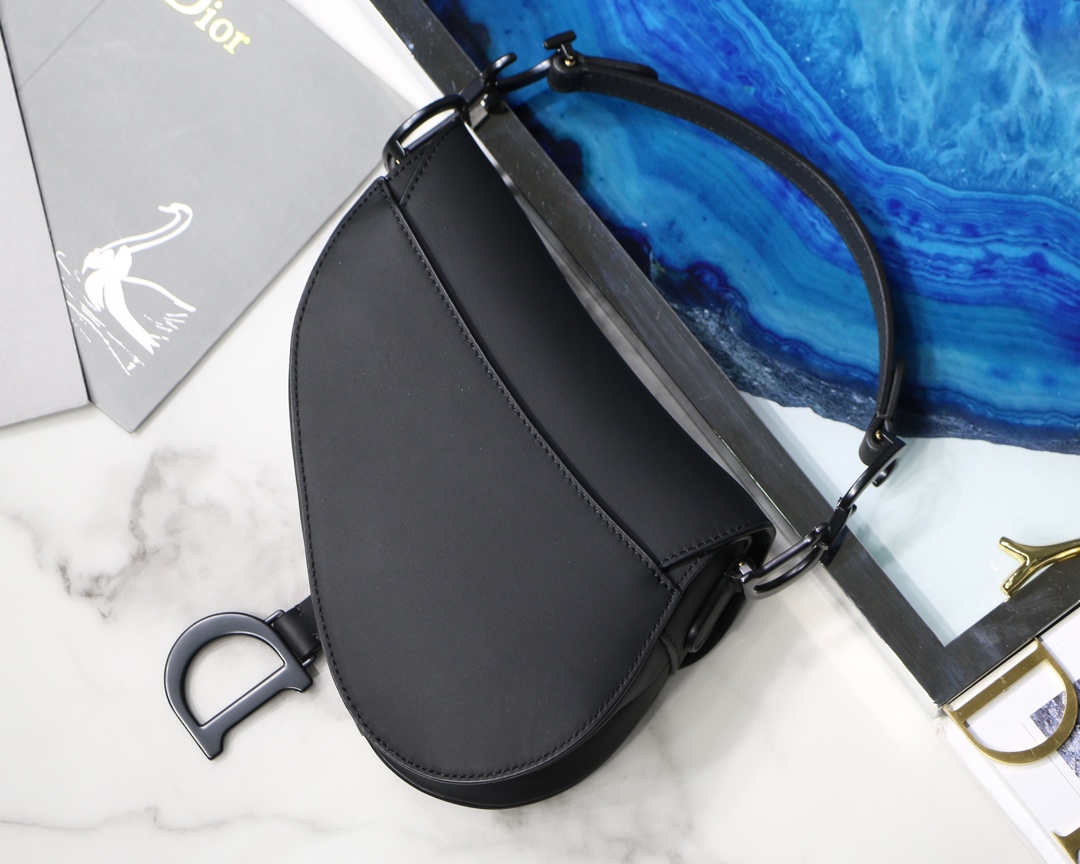 D10r Men’s Saddle Bag