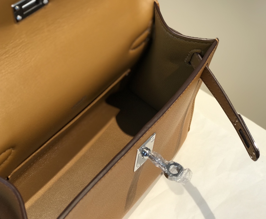 H**me5 Kelly Pochette