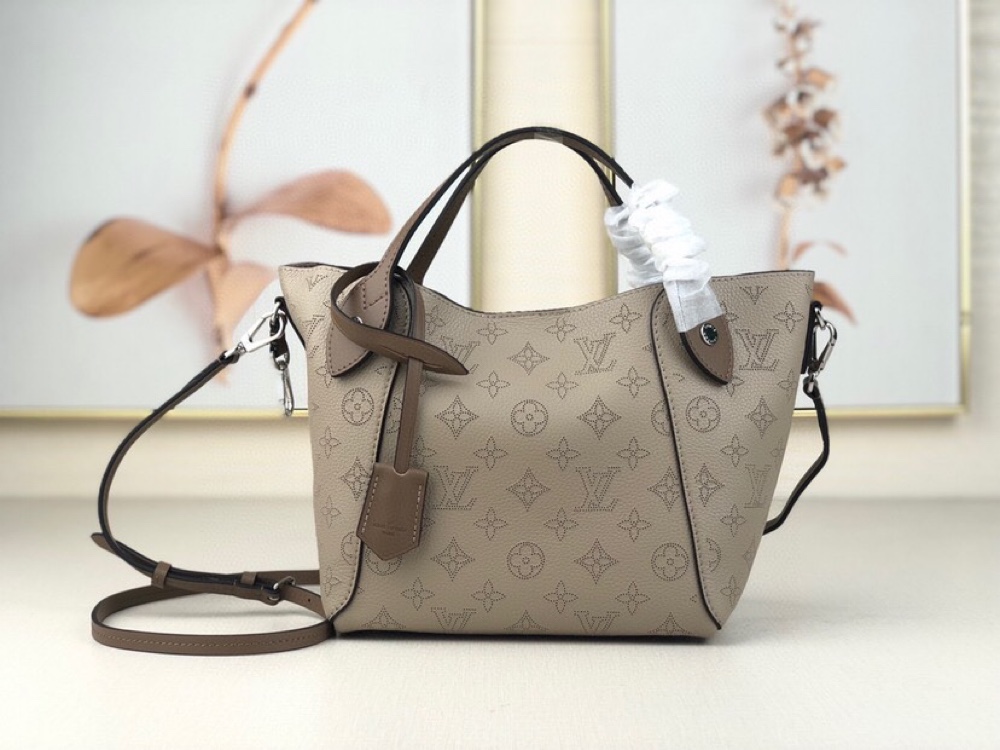 L0vis Vvtt0n Mahina Leather Hina PM