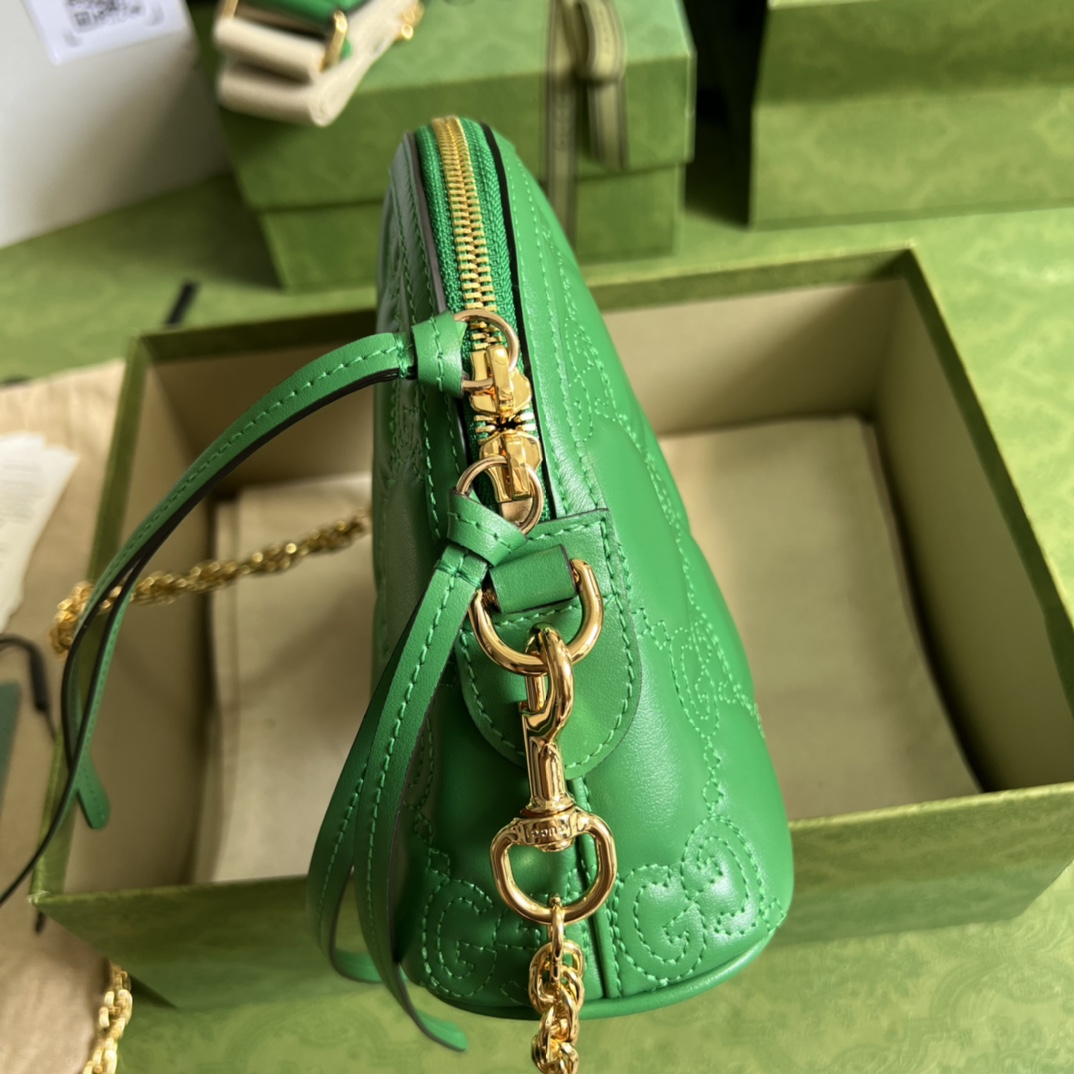 GG Matelassé leather small bag