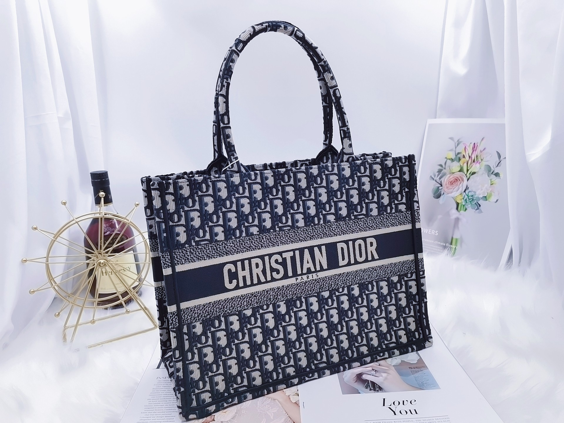 D10r Book Tote