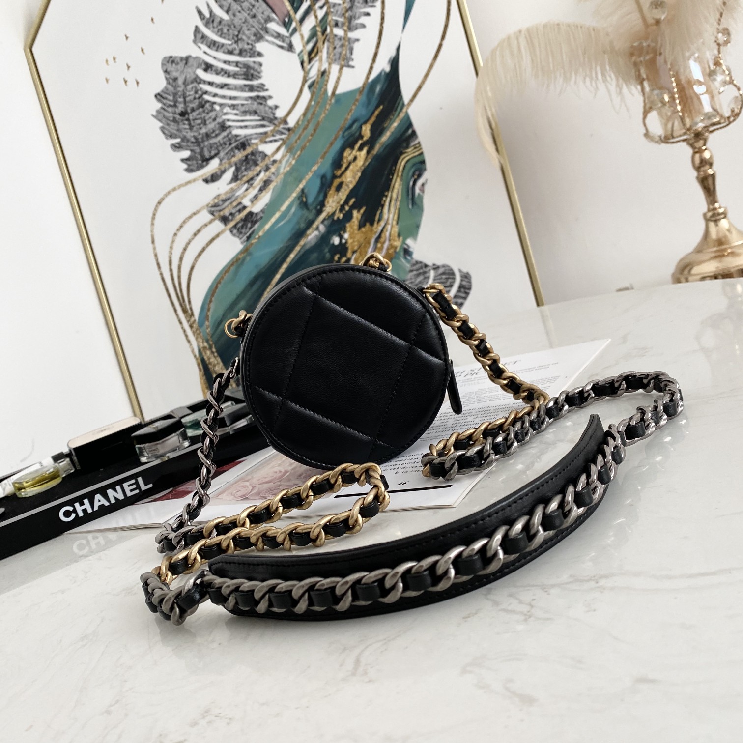 Ch**el 19 CLUTCH WITH CHAIN