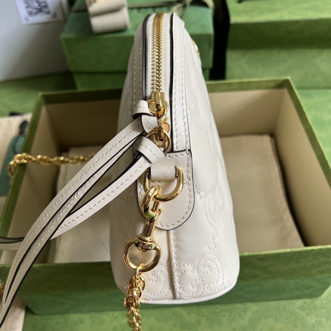 GG Matelassé leather small bag