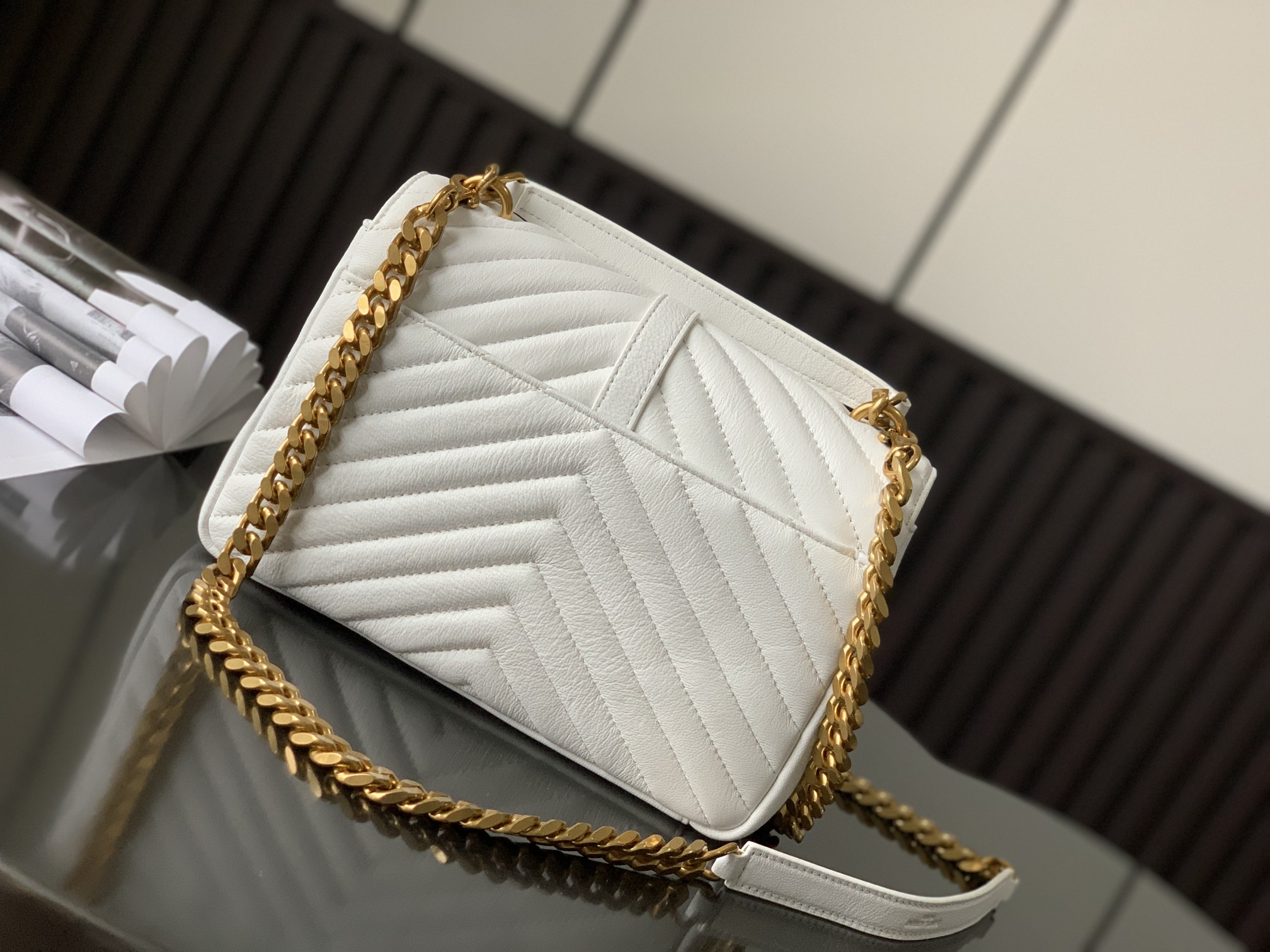 Sa1nt Lau*nt Medium Chain Bag