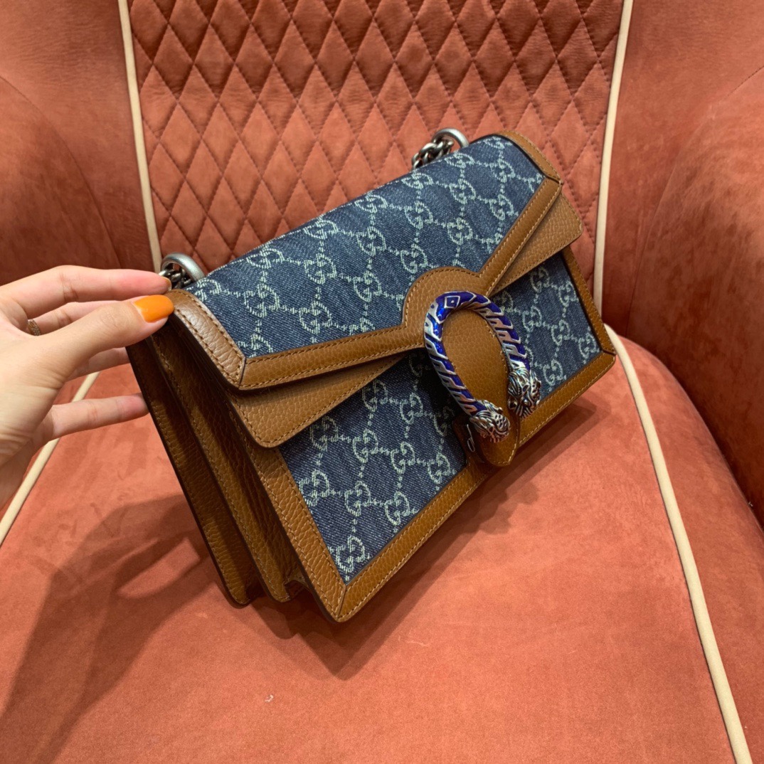 gv*c1 De*1m shoulder bag
