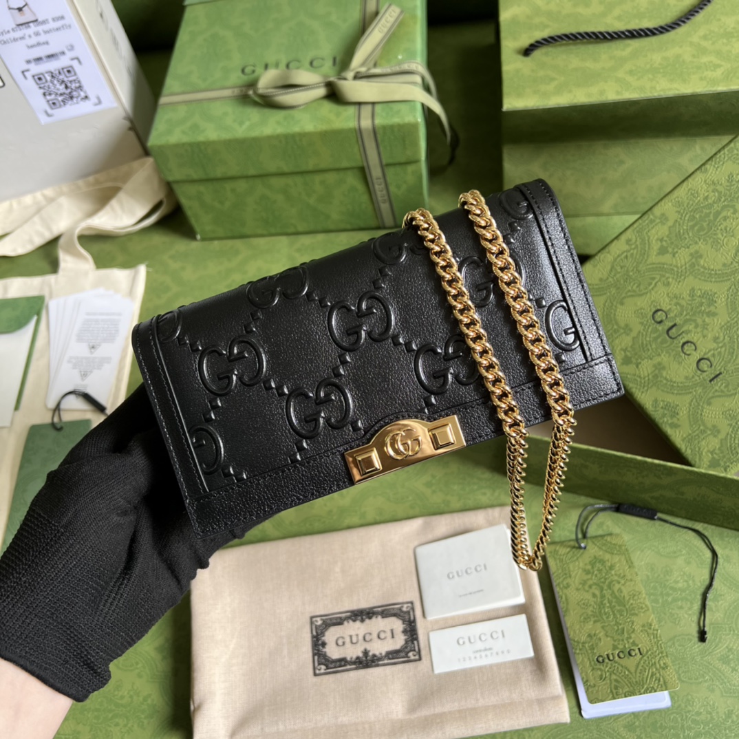 Gvc*1 Leather clutch