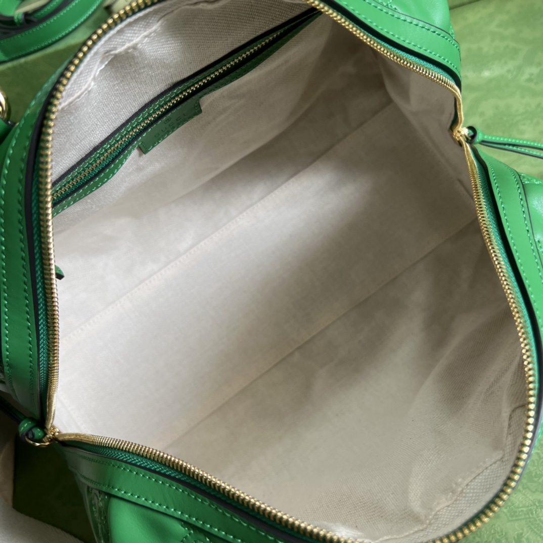 GG Matelassé leather medium bag