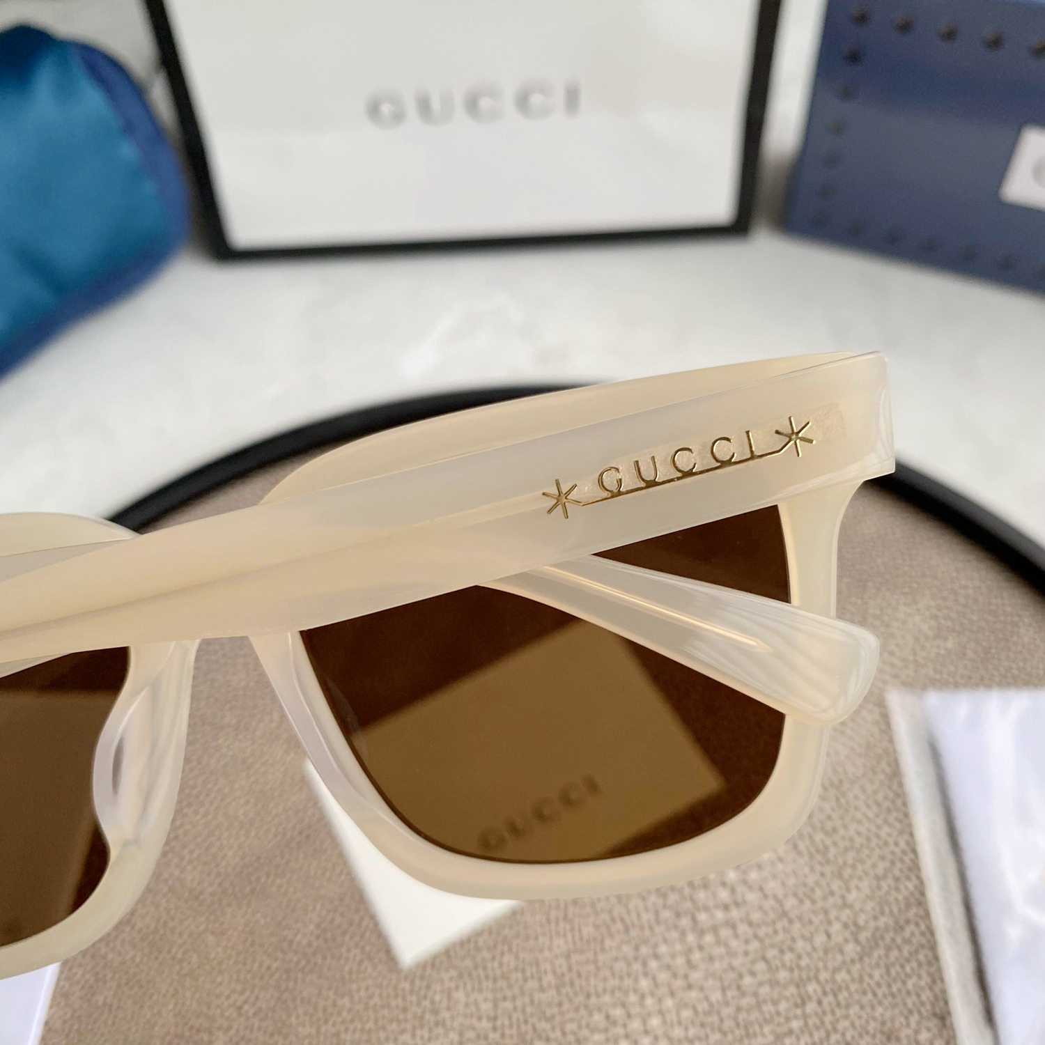 Gvc*1 acetate sunglasses with logo
