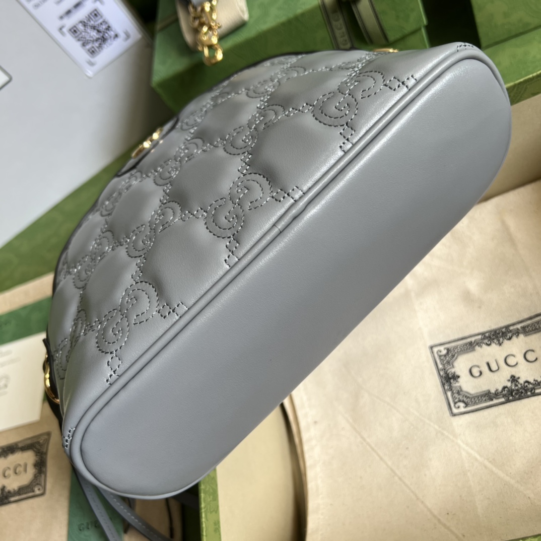 GG Matelassé leather small bag