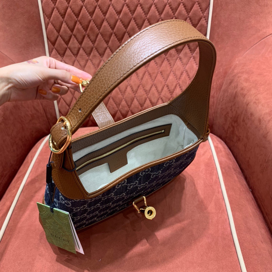 gv*c1 De*1m handbag
