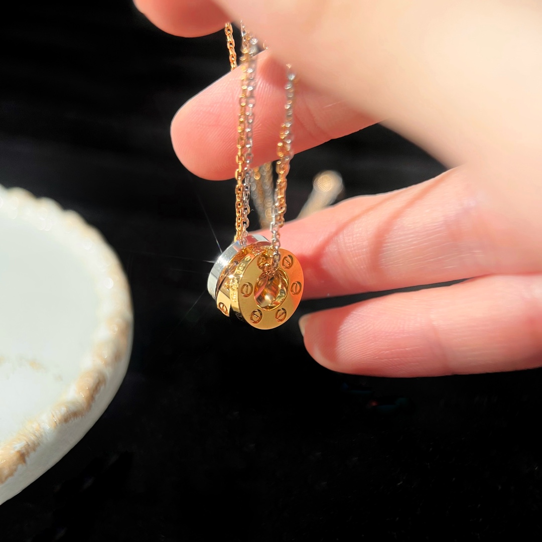 Ca*t1er 6 D1am0nds Love Necklace