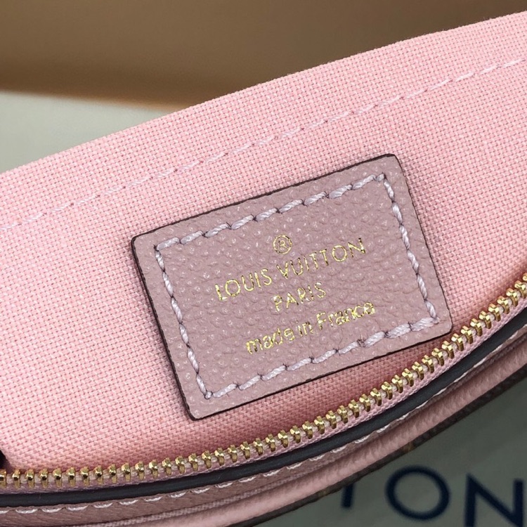 L0vis Vvtt0n Monogram Pallas Clutch