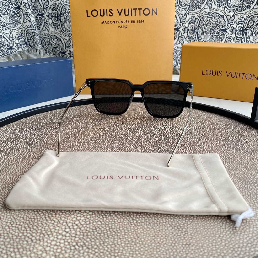 L0vis Vvtt0n | rise square sunglasses