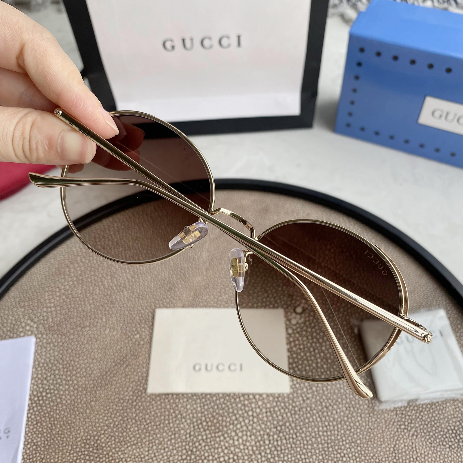 Ch10é eyewear engraved-logo round-frame sunglasses