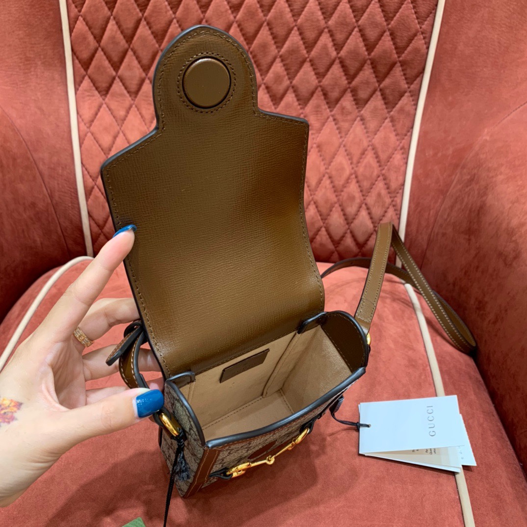 Gv*c1 Horsebit bag