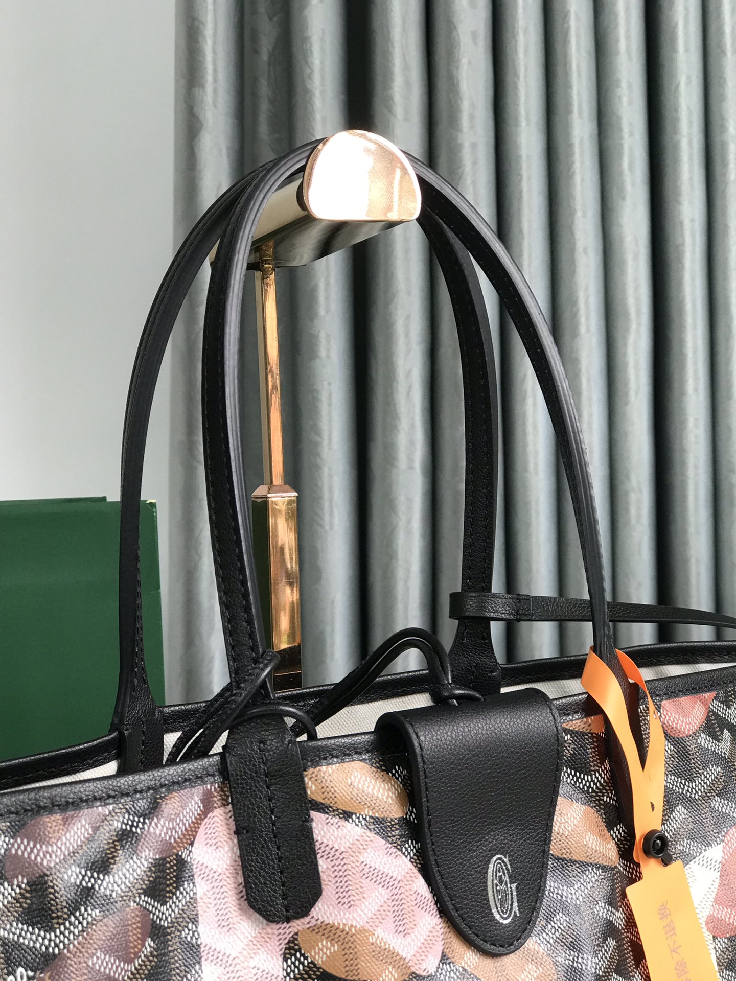 SAINT L0vis Tote bag