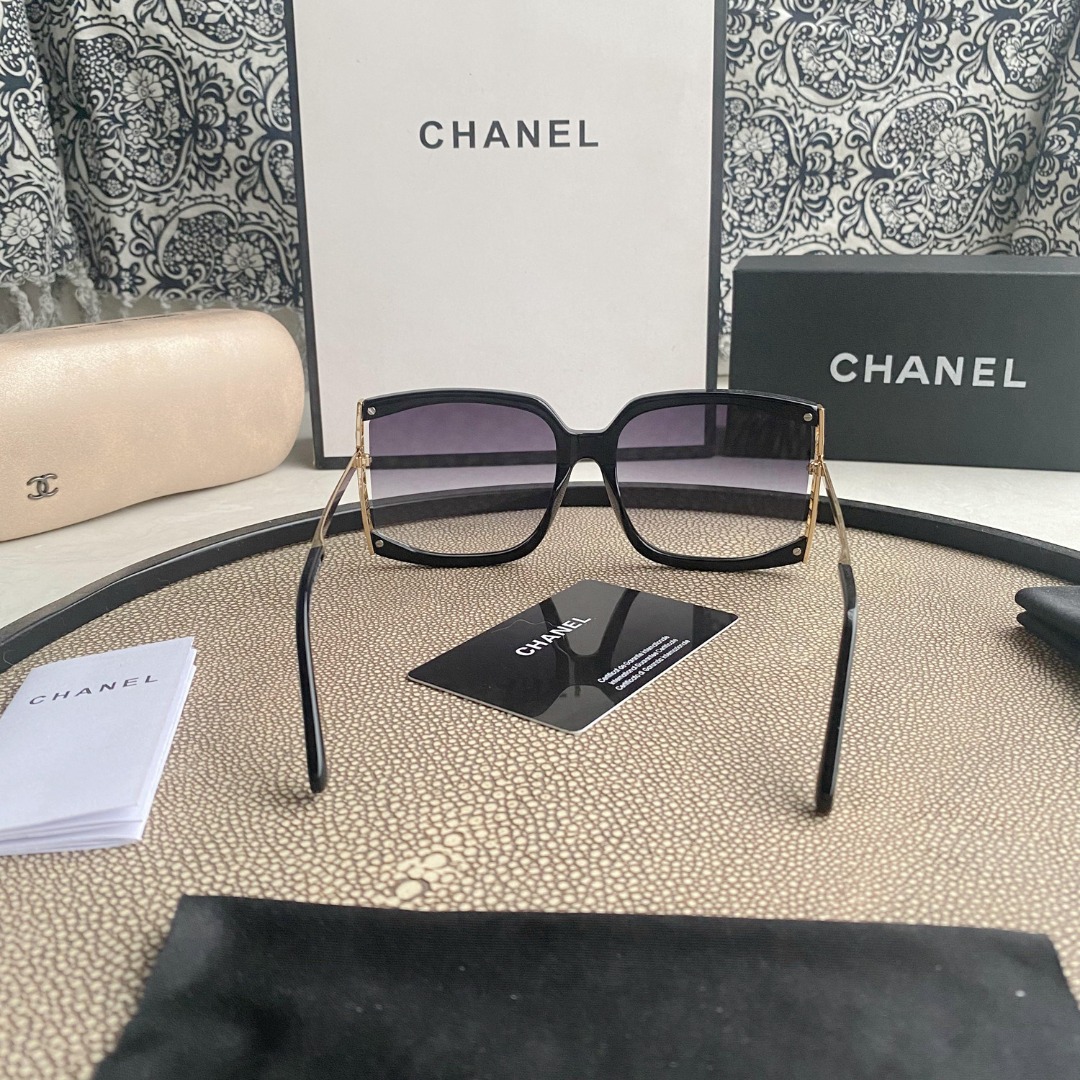 Vintage Ch**el sunglasses