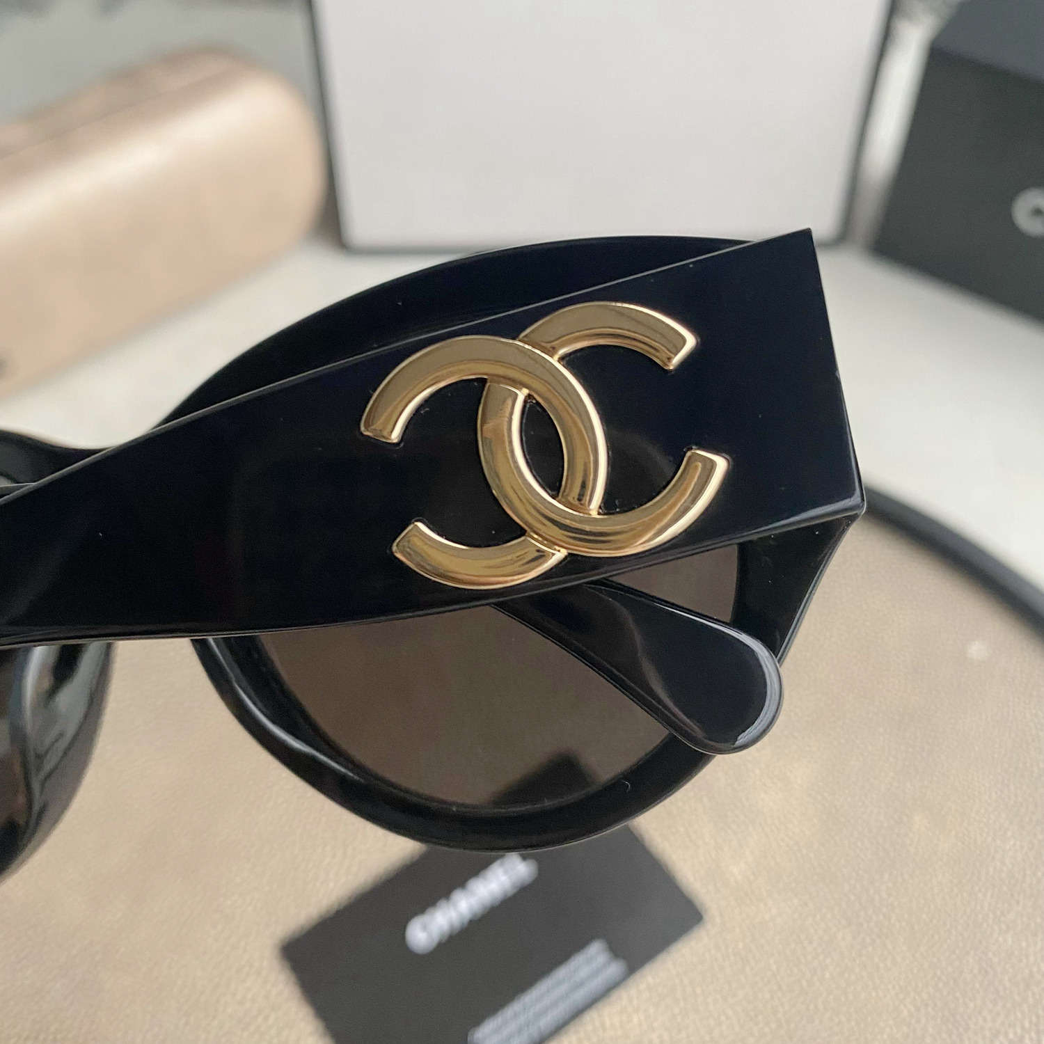Vintage Ch**el sunglasses