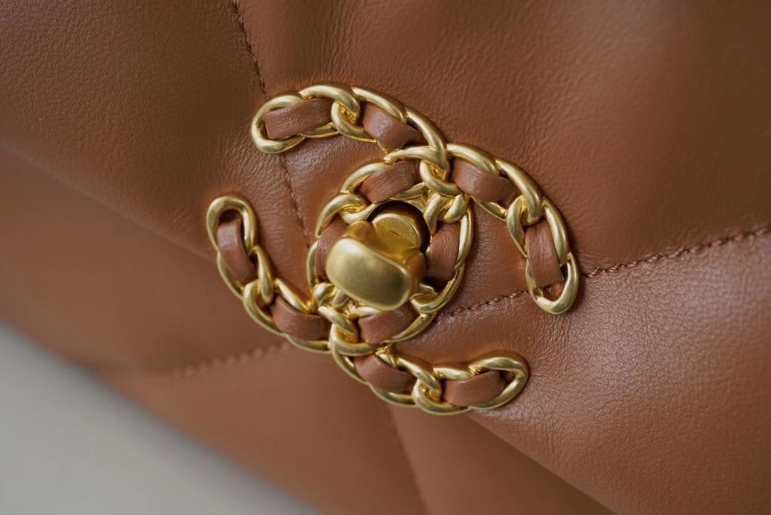 Ch**el 19 small in caramel