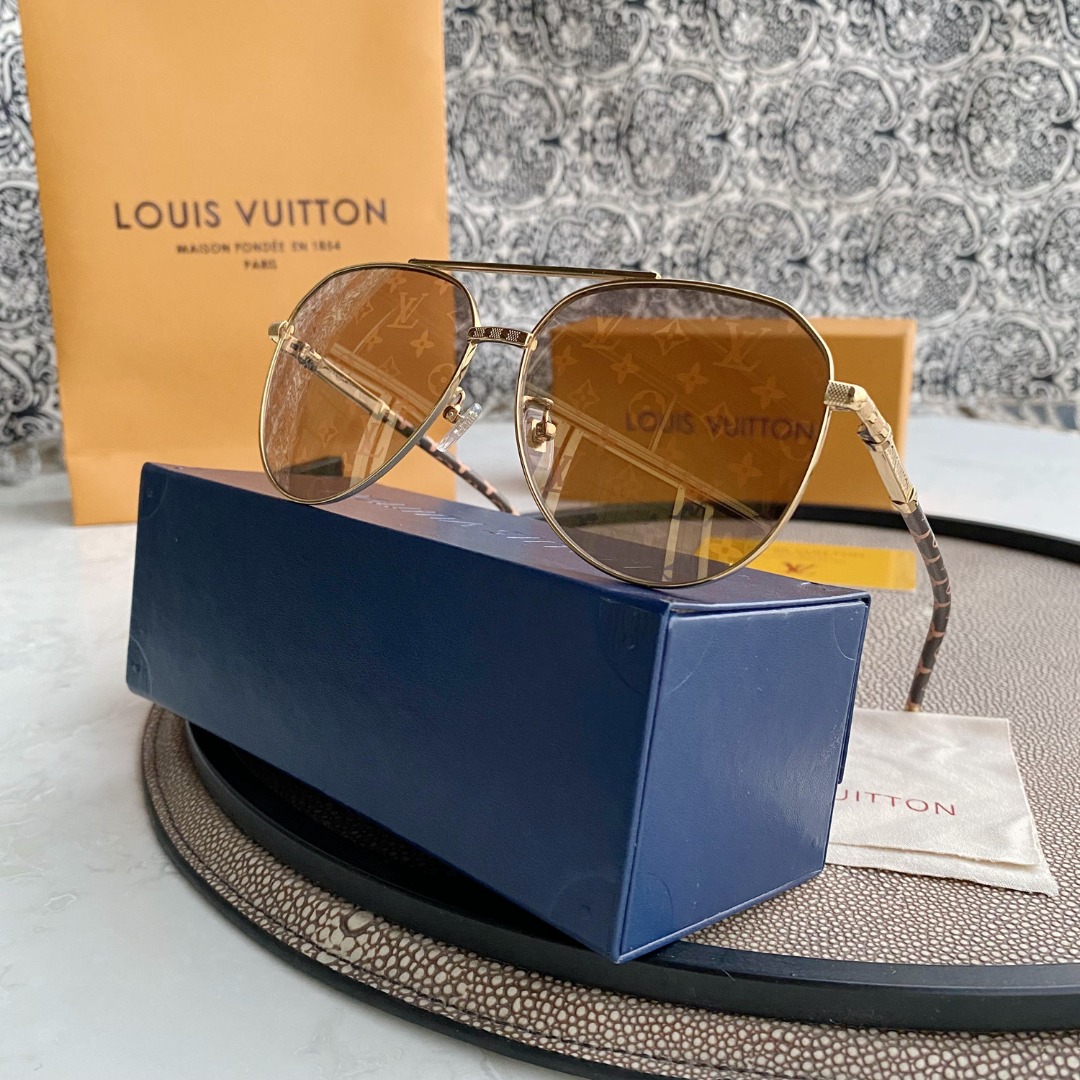 MATTHEW WILLIAMSON MAGNOLIA SUNGLASSES IN YELLOW GOLD