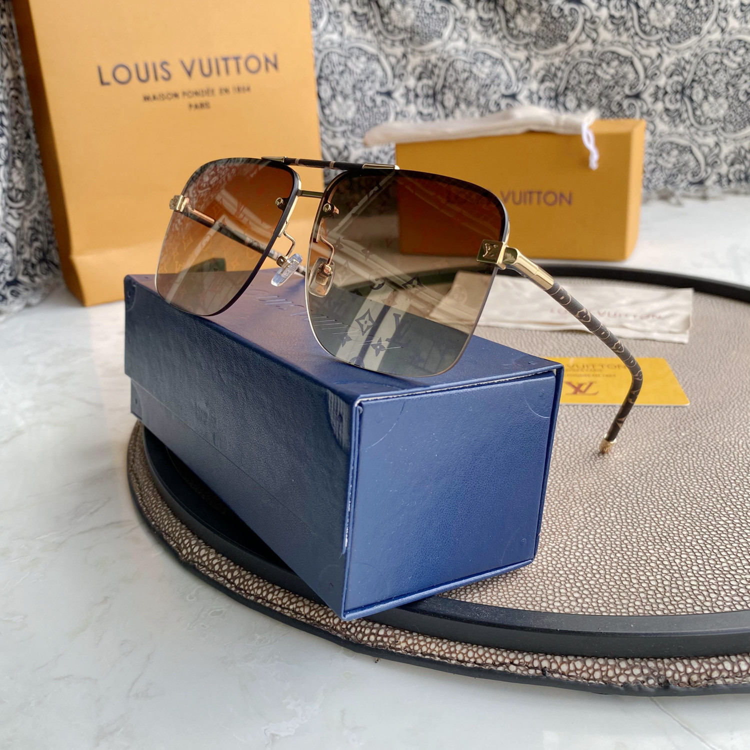 Sa1nt Lau*nt EYEWEAR