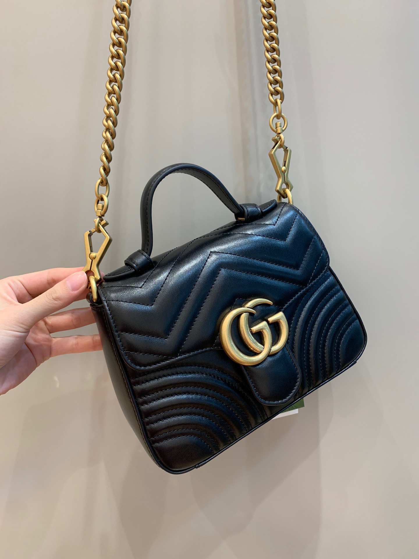 Classic handle bag