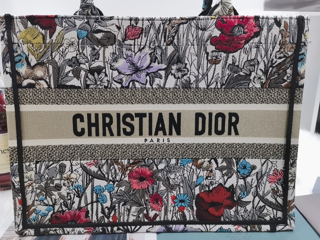 D10r Book Tote