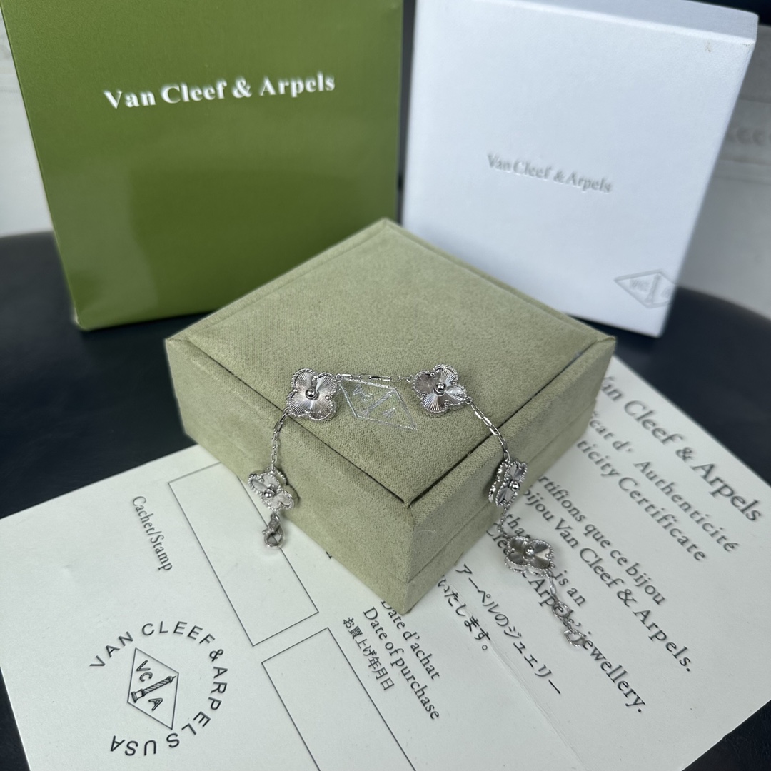 V*n Cl**f & Arpels Vintage Alhambra Bracelet