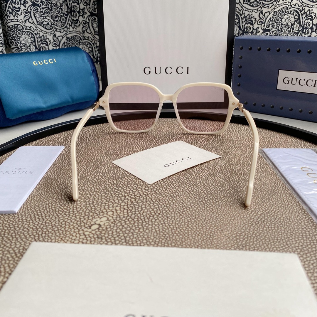 RECTANGULAR FRAME SUNGLASSES