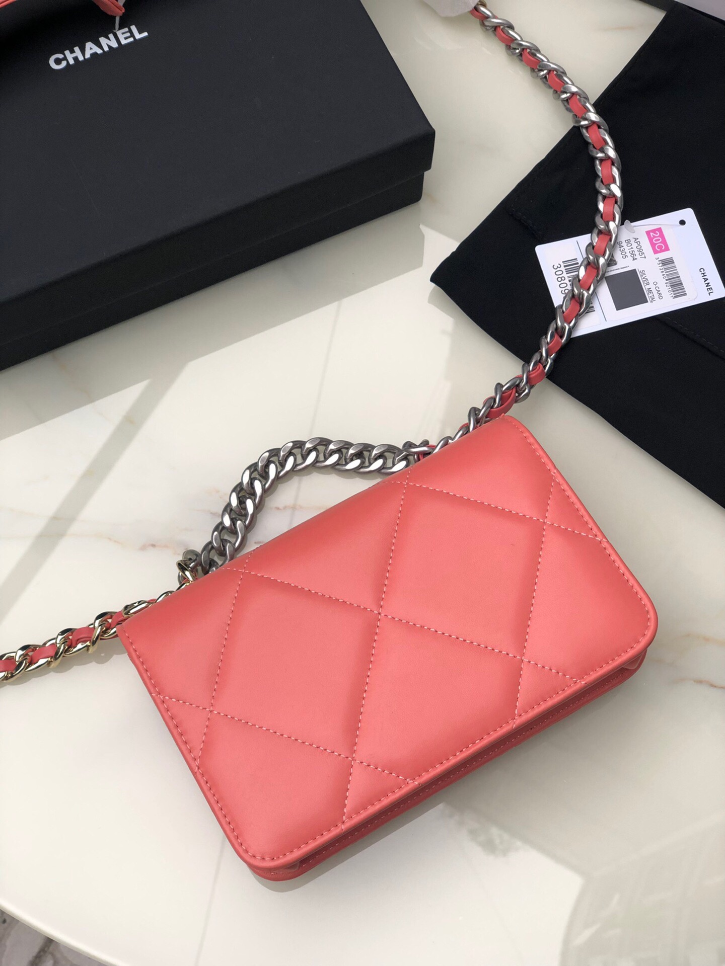 Ch**el 19 WALLET ON CHAIN