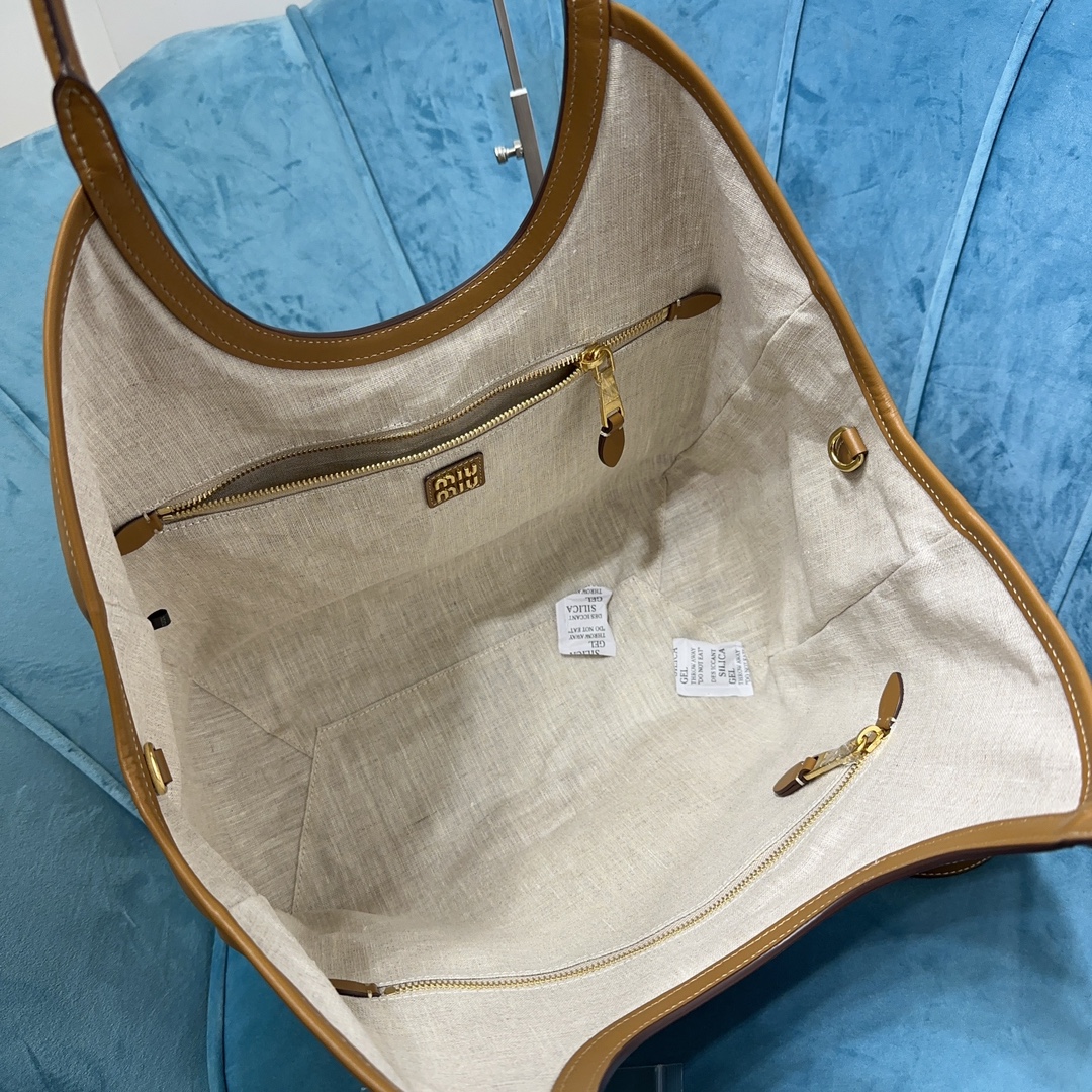 M1v hobo bag