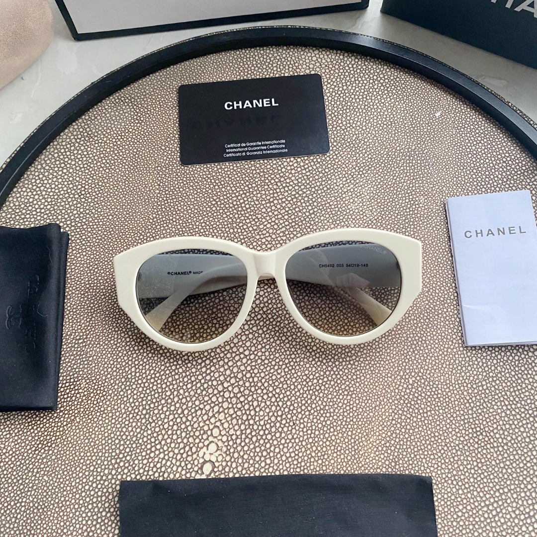 Vintage Ch**el sunglasses