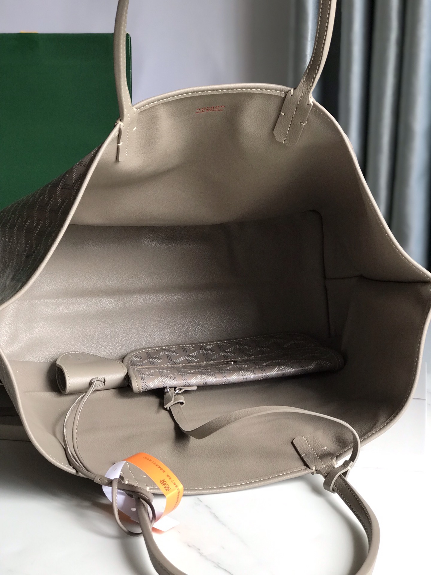 G09ard Reversible Anjou Tote MM